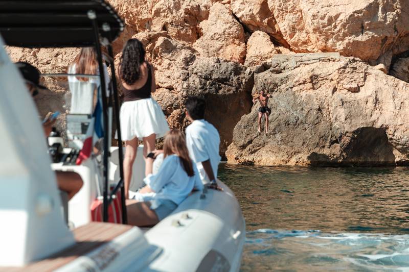 Sortie en mer à Marseille pour les groupes d'amis : entre 4 et 30 personnes