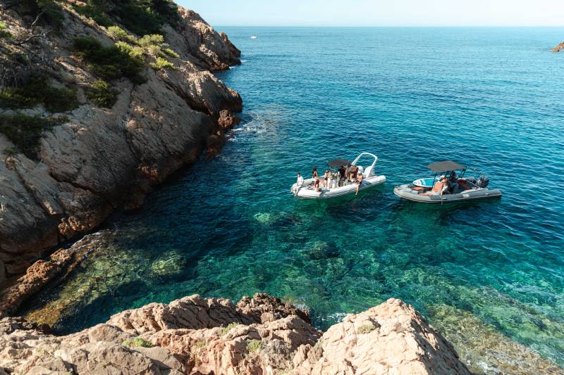 Idées EVJF et EVG originales à Marseille : pourquoi le bateau est le meilleur choix