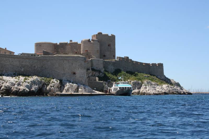 Excursion bateau Frioul & Château d'If : histoire et patrimoine marseillais